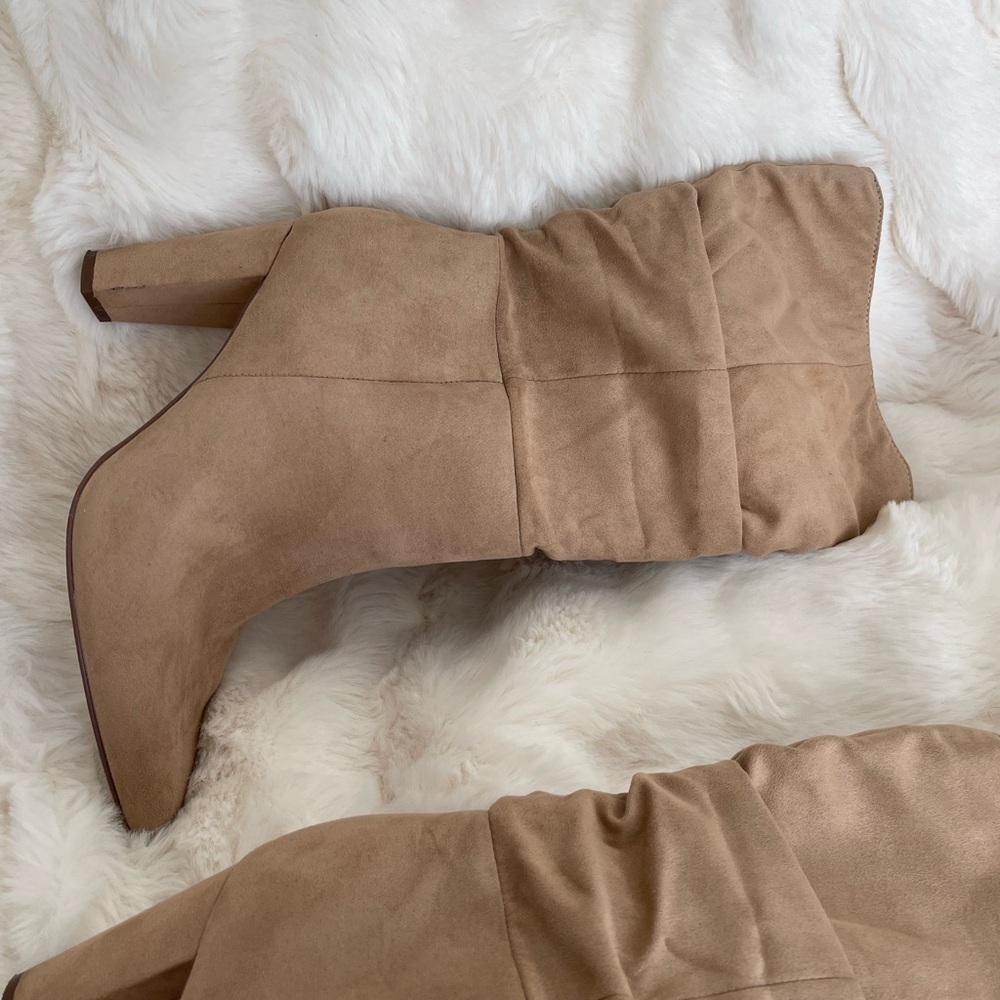 women's Banana Republic Taupe Suede Boots Heels size 8.5 Slouchy boot biscotti - Picture 7 of 17
